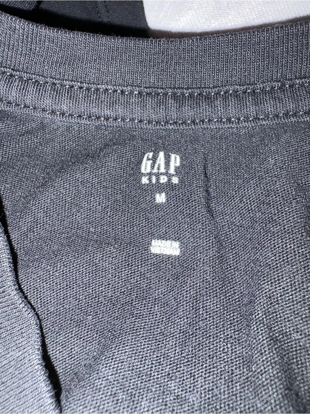 ▪️GAP Long-Sleeve Tee